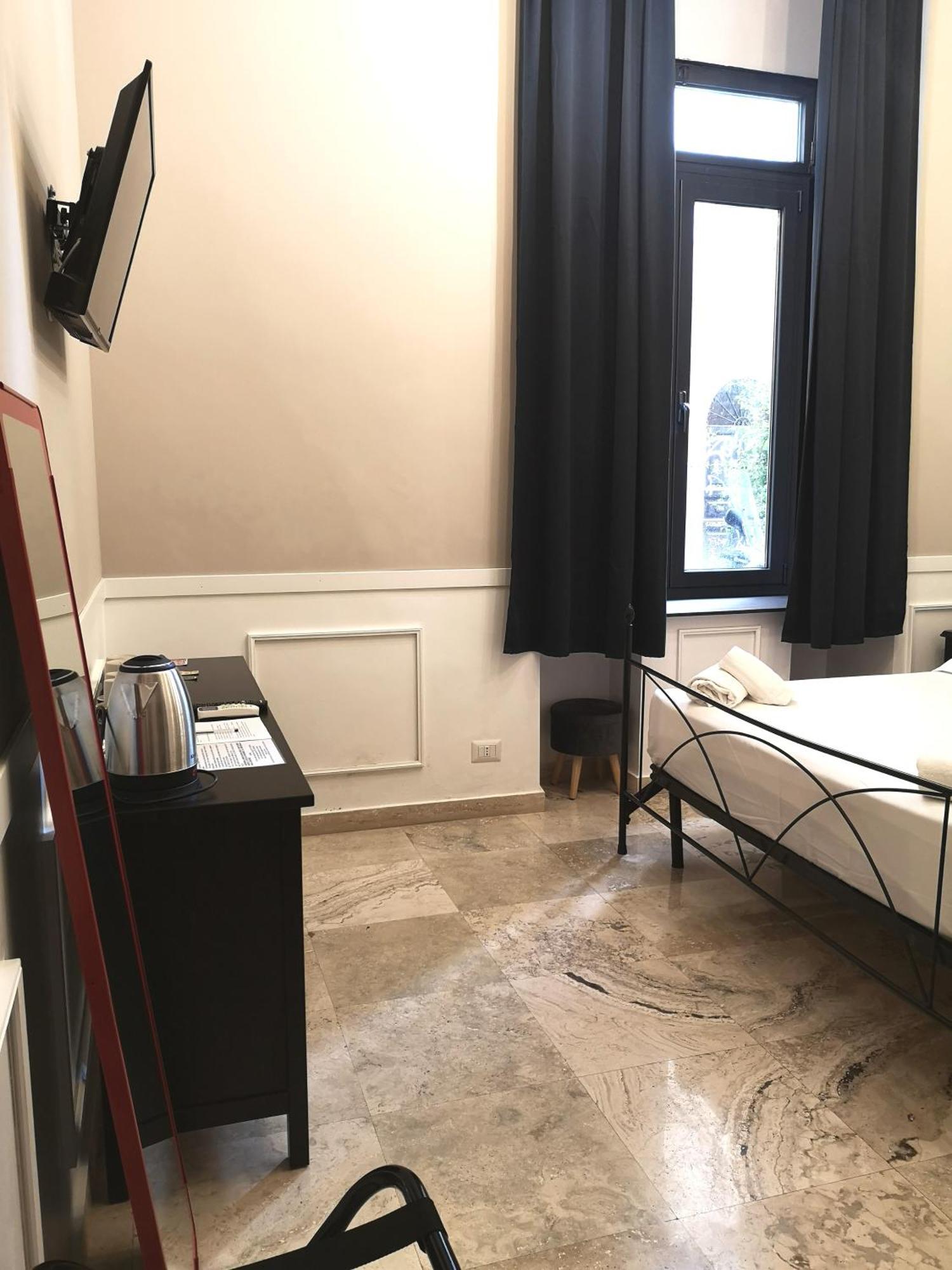 Trastevere Glasshouse 3* Rom