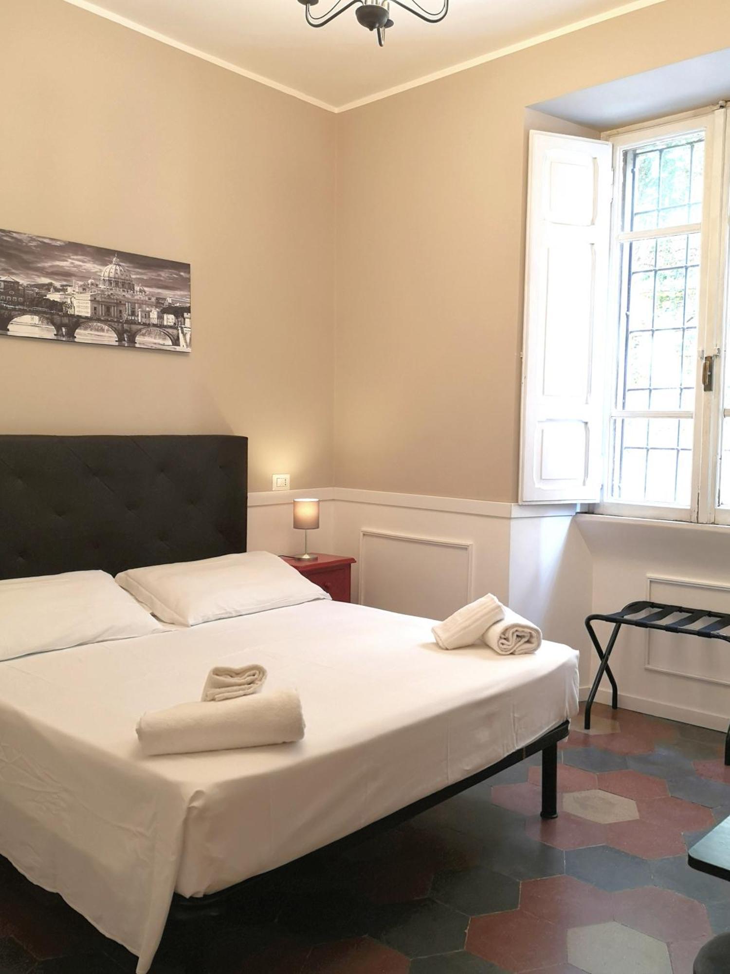 Trastevere Glasshouse Gasthof 3*